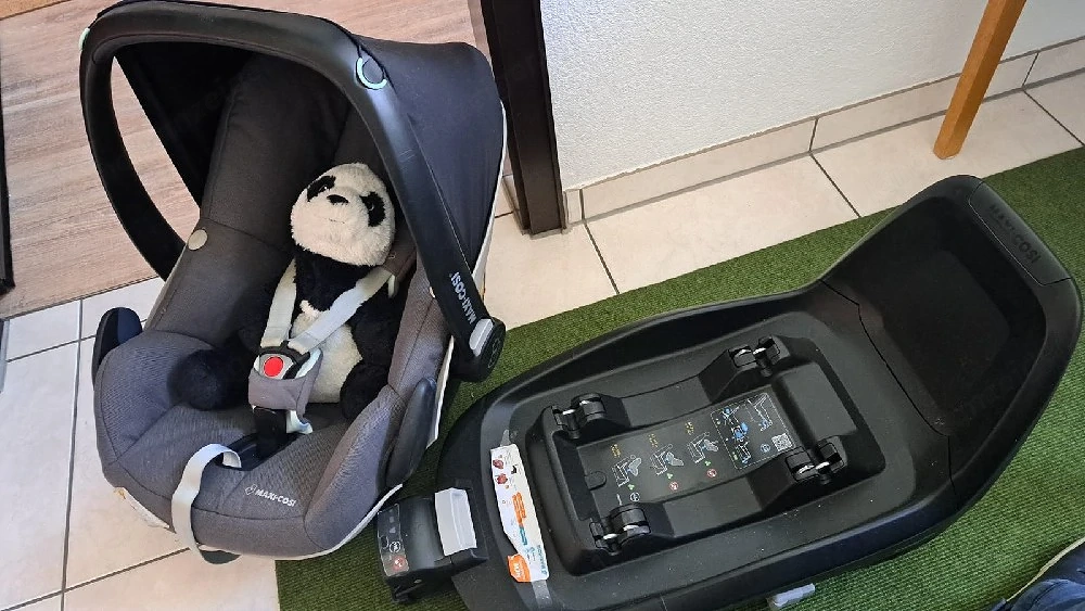 maxi cosi .