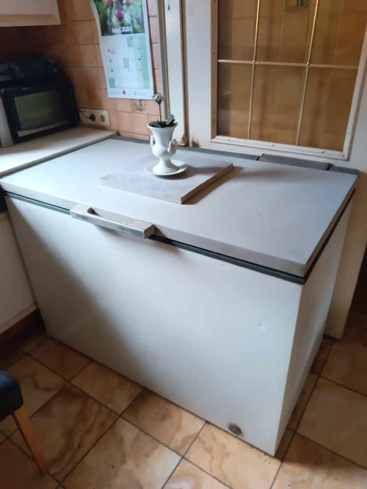 Kühltruhe L: 120, T: 68 , H : 85 cm