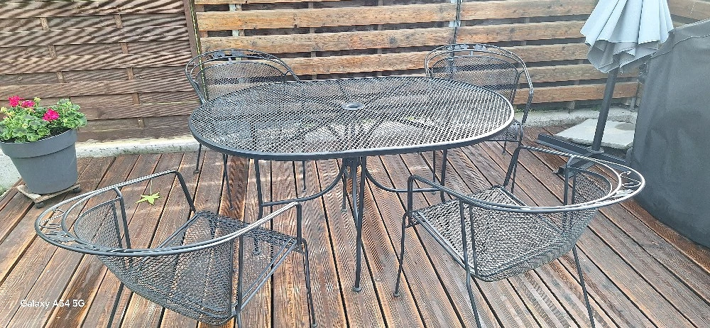 Retro stuchle  mit tisch 