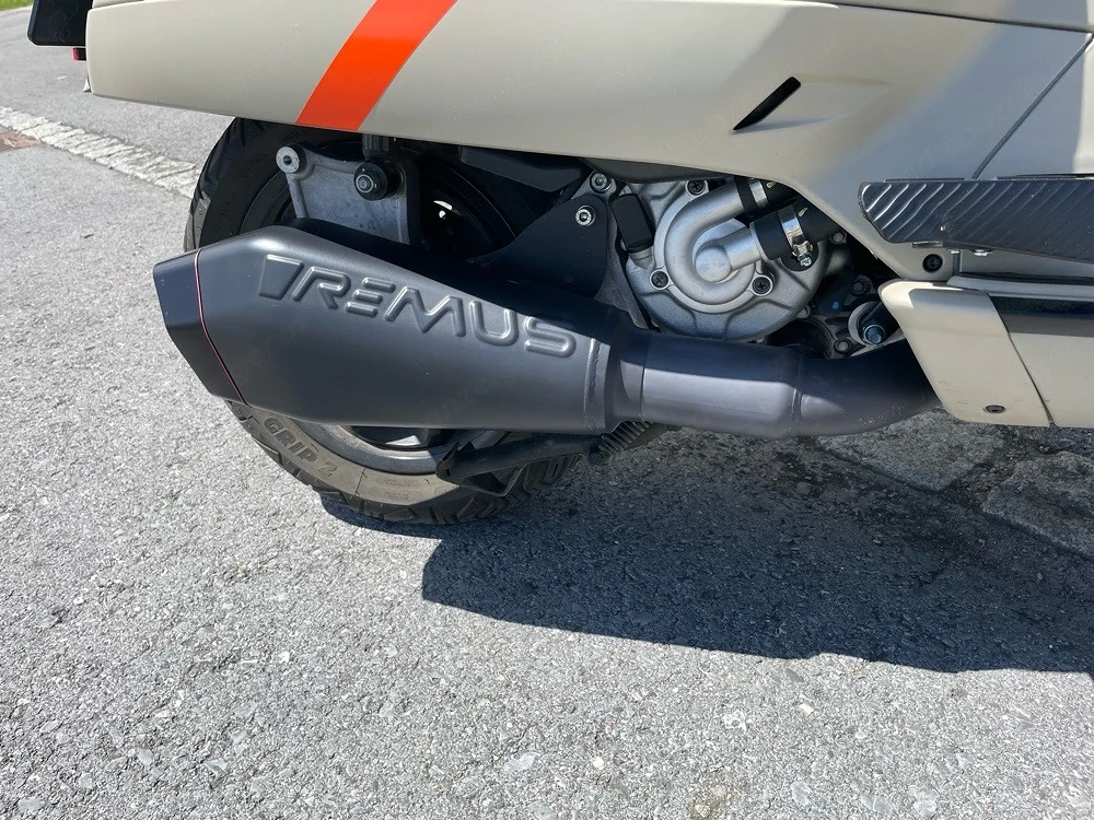Remus RS 2.0 Sportauspuff für Vespa GTS   GTV 125 & 300   Euro 5+   schwarz rot