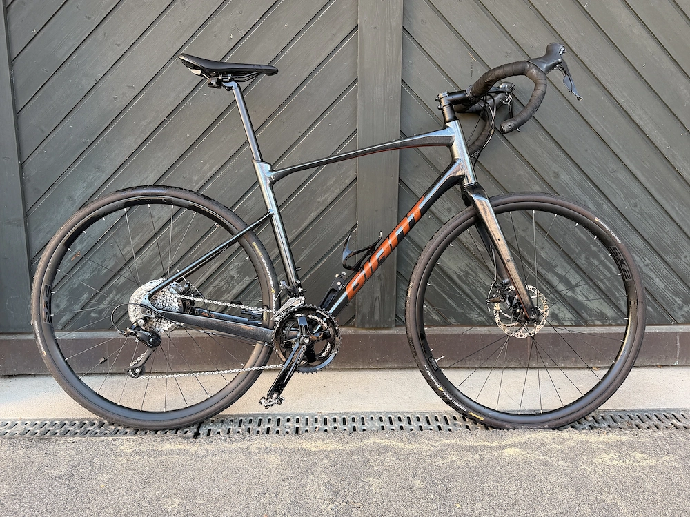 Giant Revolt 2 Gravel bike   Rennrad 