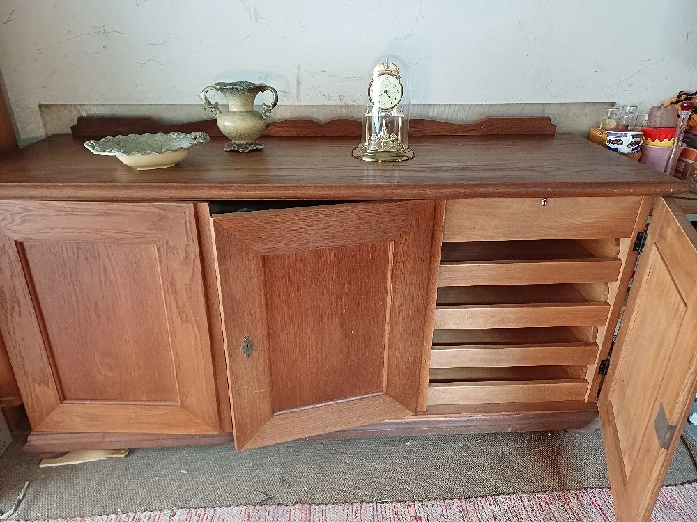 Kommode in Nuss