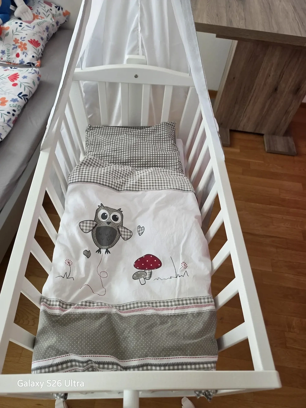 Babywiege Bett inkl. Matratze und Bettzeug 
