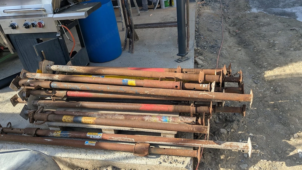 Deckenstützen   Stipper, Baumaterial 