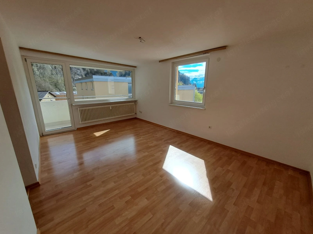 provisionsfreie 4-Zimmer Dachgeschosswohnung (+Garage) in Top Lage!