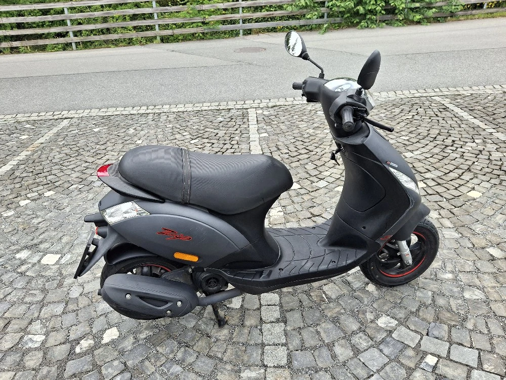  Roller Piaggio Zip