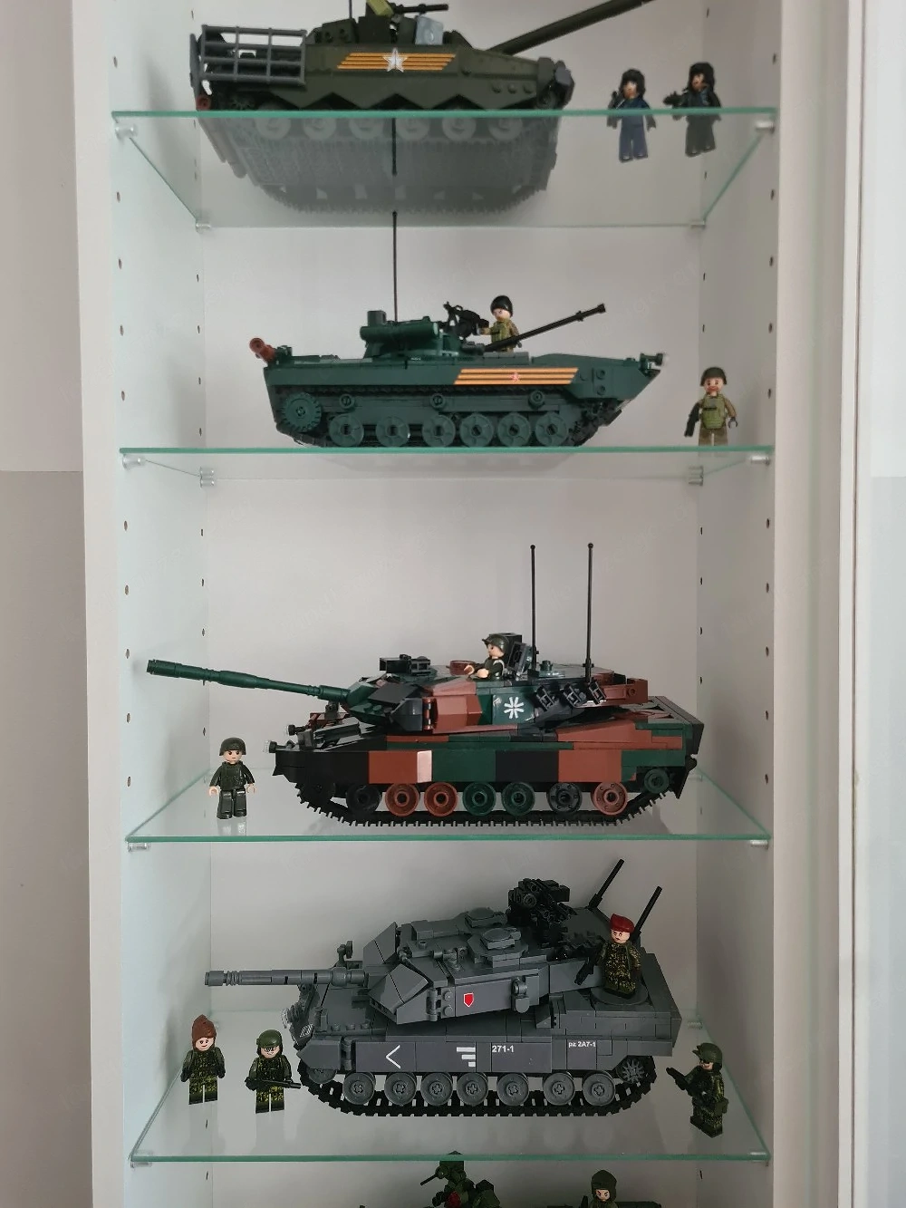 Vitrine inkl. KLemmbaustein Modellen