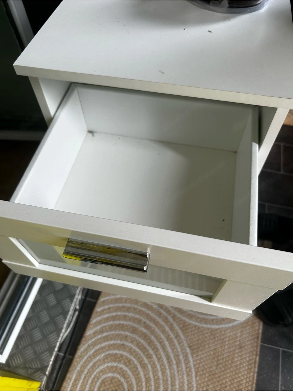 Kommode mit schublade