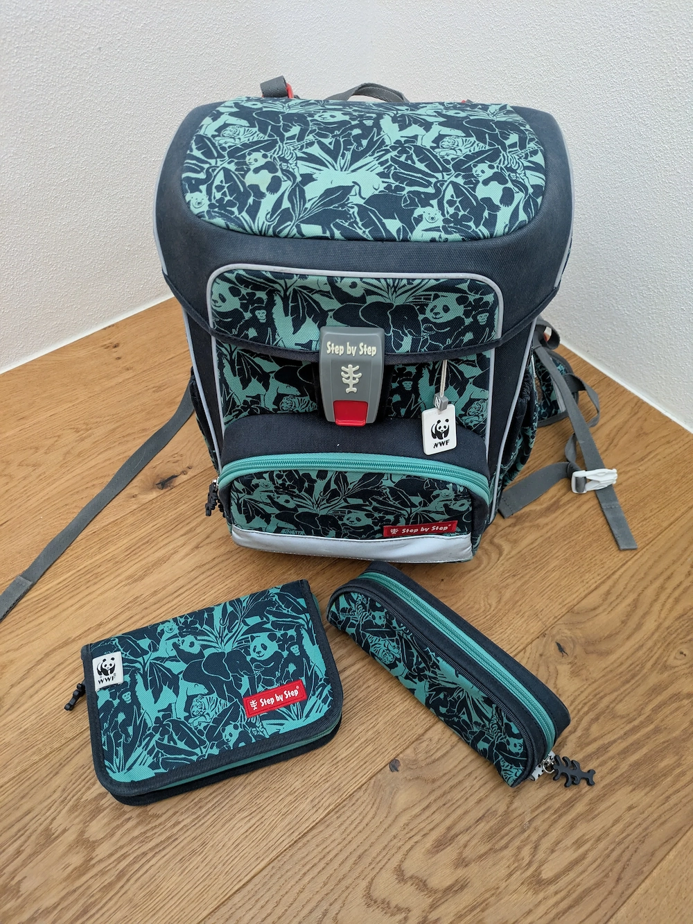 Schultasche für die Volksschule Step by step