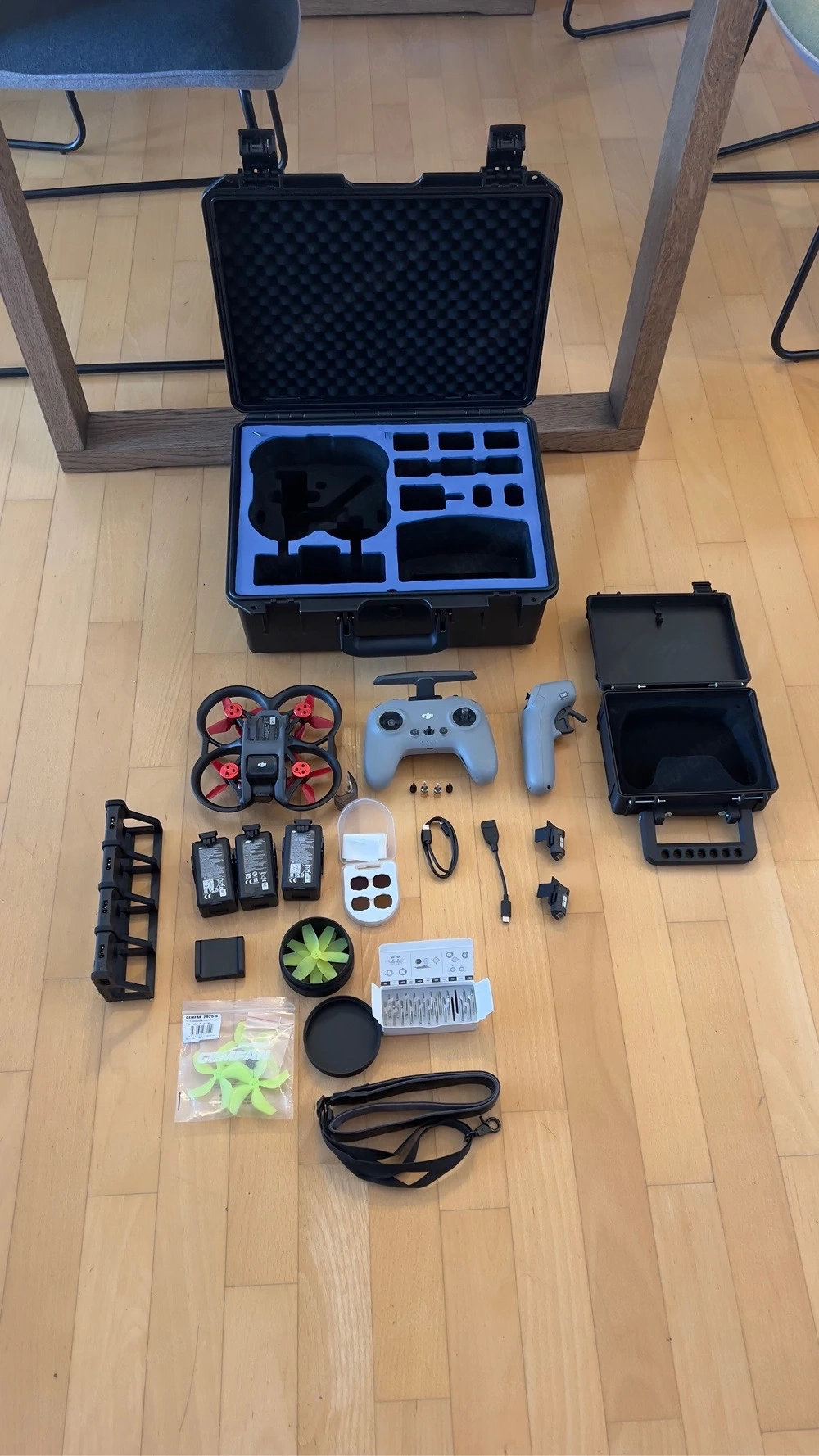 DJI Avata Drohne mit viel Zubehör und Koffer