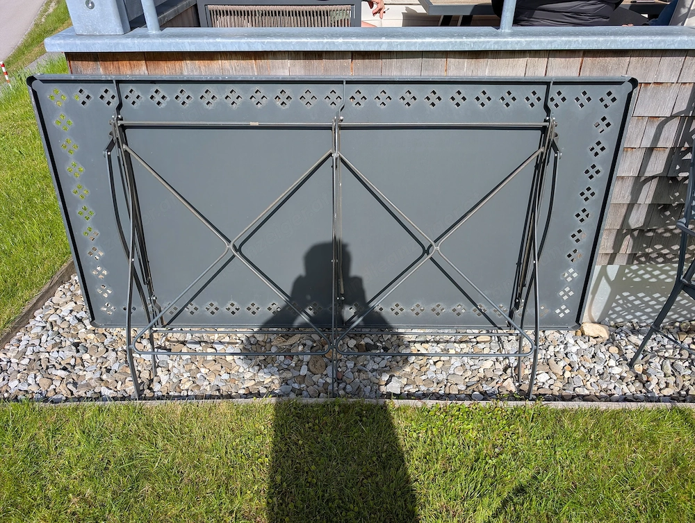 Gartentisch + Stühle