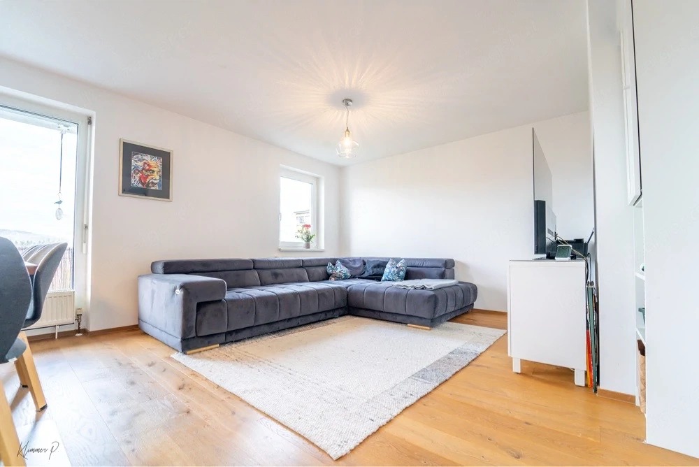 3 Zimmer Wohnung mit Dachboden