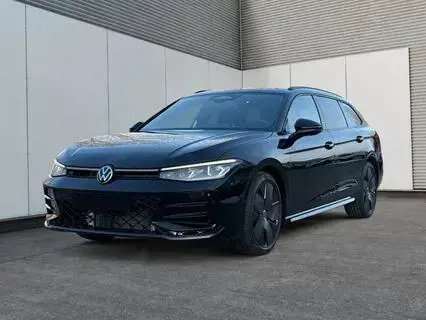 VW Passat Variant R-Line 4WD+PANO+AHK+HARMAN+NAVI+HUD+Matrix+ACC ...