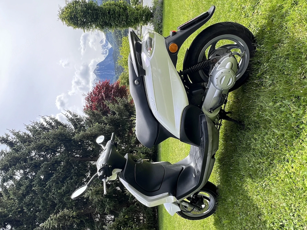 Piaggio Fly 50 2T Roller Moped weiß, fahrbereit 