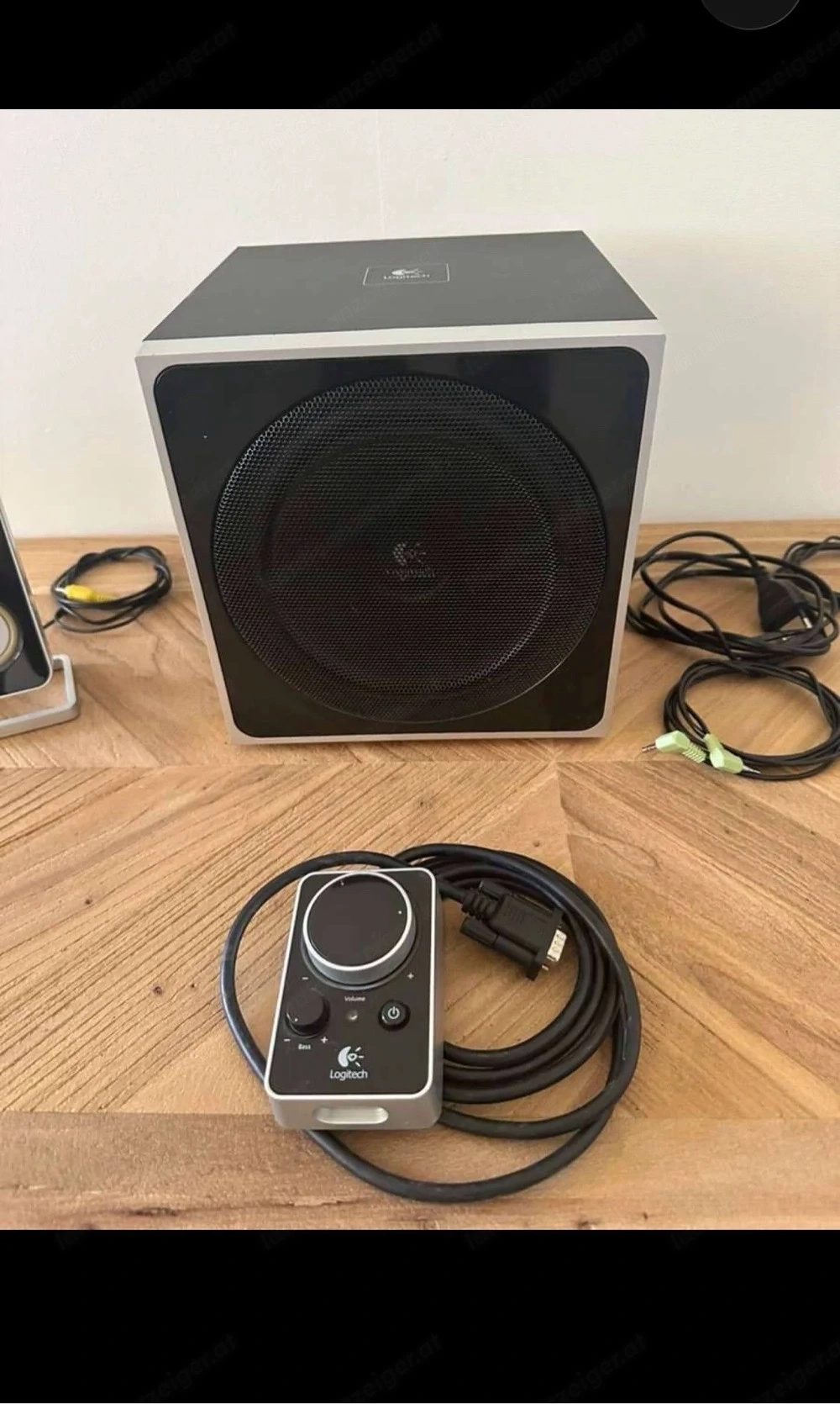 Logitech Z4 2.1 Sound System für PC Lautsprecher
