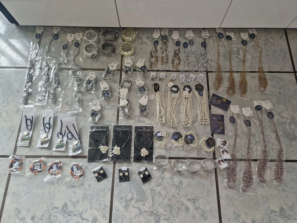 Schmuck Restposten Modeschmuck Flohmarkt Starterpaket Ohrringe Armreifen Markt Verkauf S2