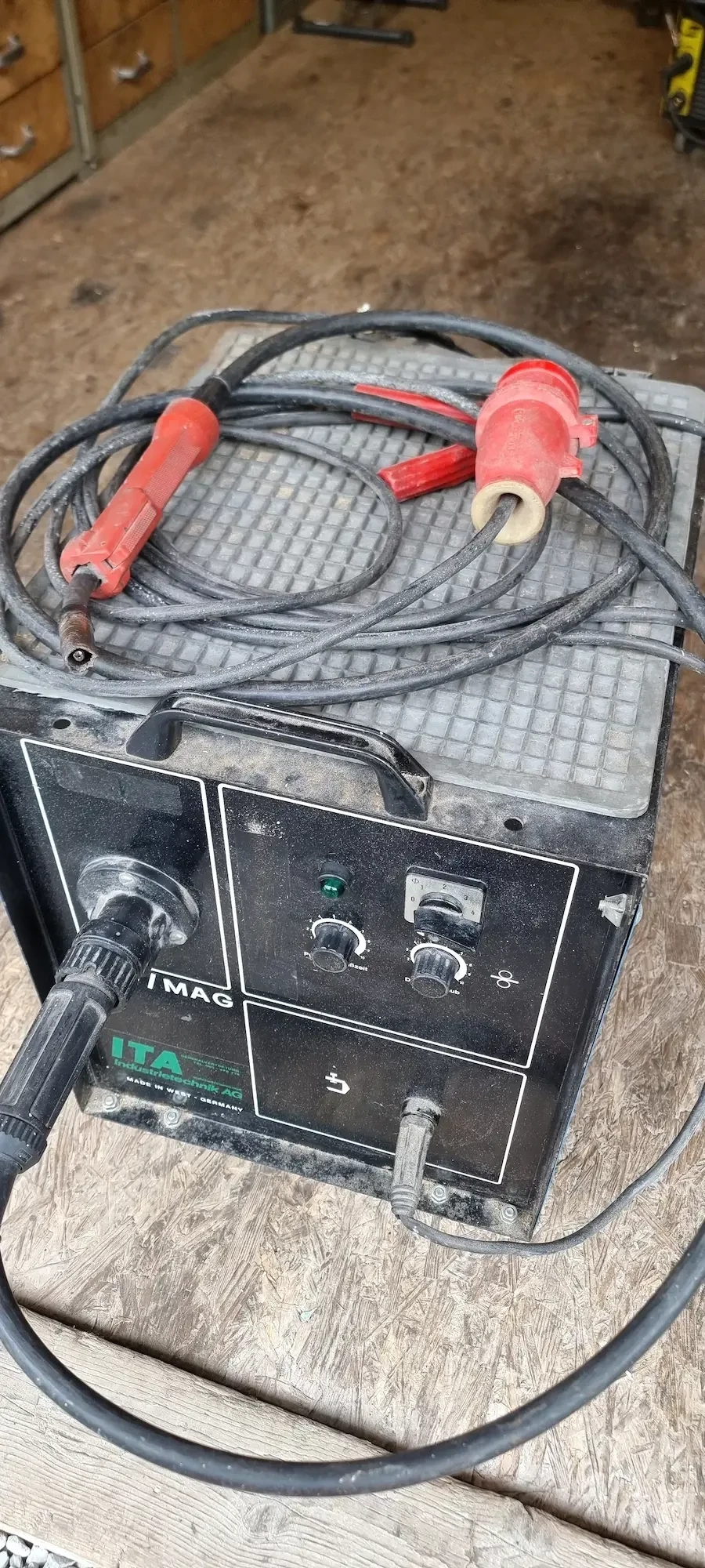 Mig Mag 240 E Schutzgasschweißgerät 