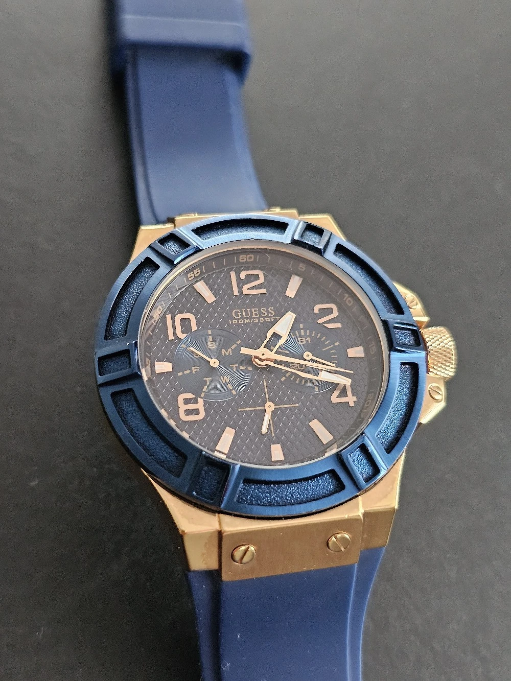 GUESS Herrenuhr 