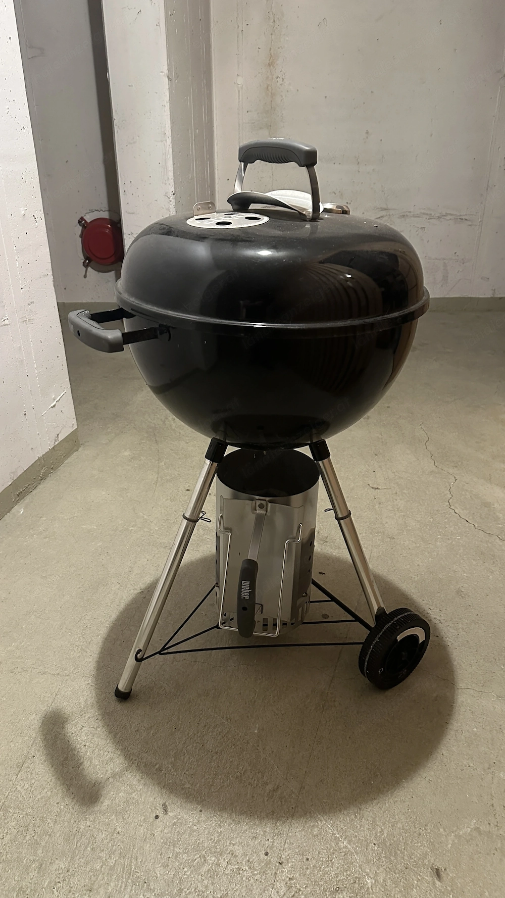 Weber Kugelgrill mit neuem Gusseisenrost, Schutzhülle und Kamin