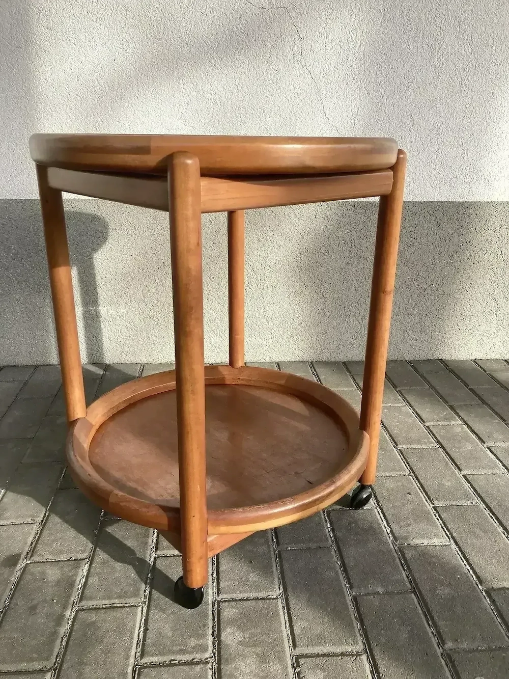 Servierwagen Beistelltisch Trolley aus Holz, vintage made in Denmark 1970er.