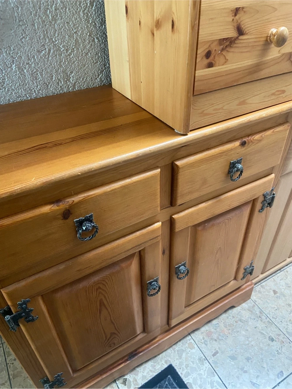 Vollholz Schrank