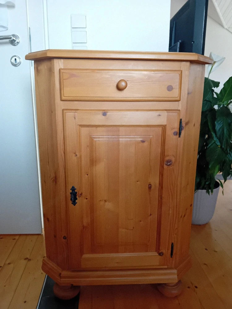 Eckkomode aus Holz 