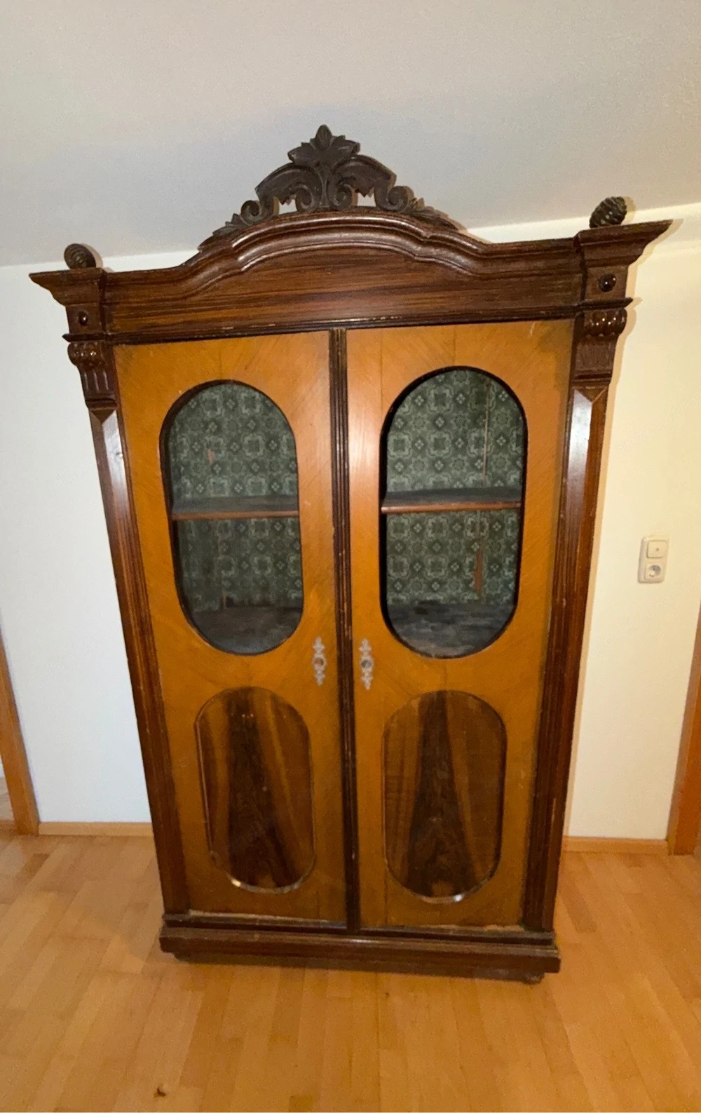 Vitinenschrank