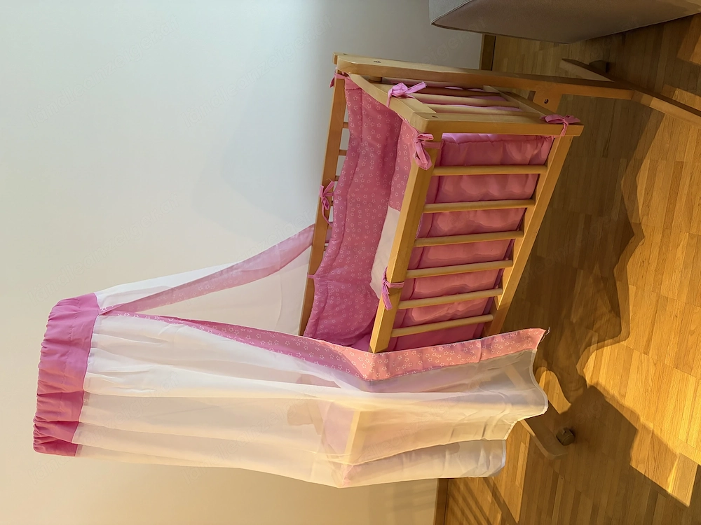 Babywiege Bett inkl. Matratze und Bettzeug