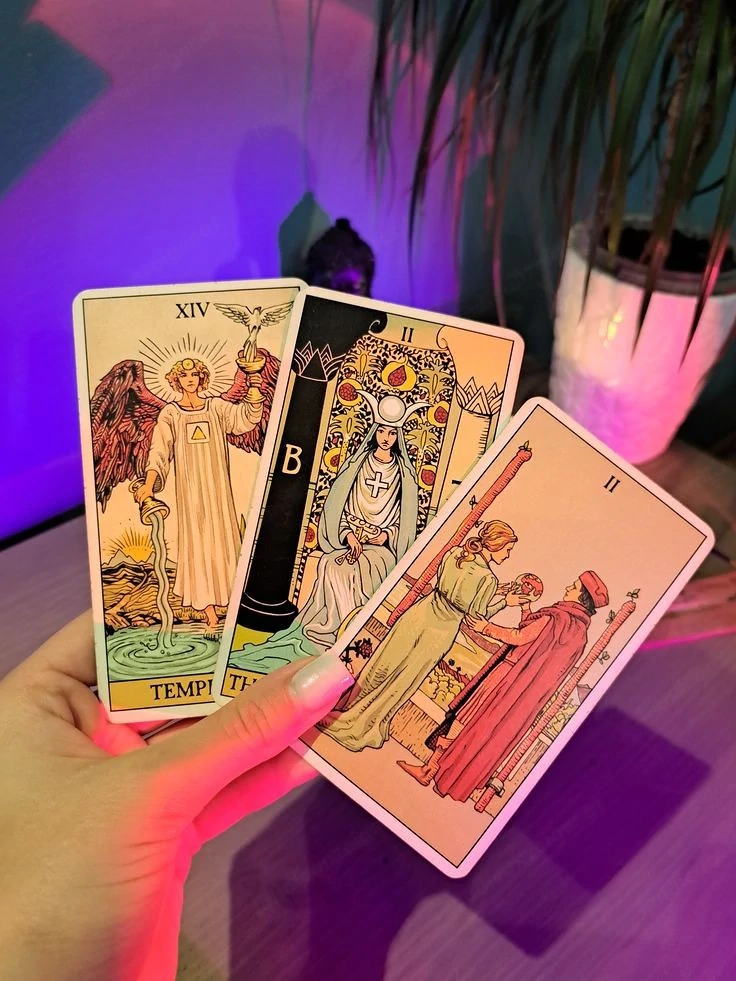 TAROT: Liebes- und Berufsberatung