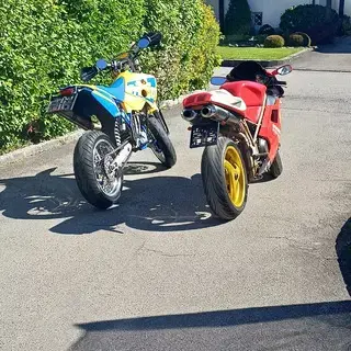 Ducati 748 S 