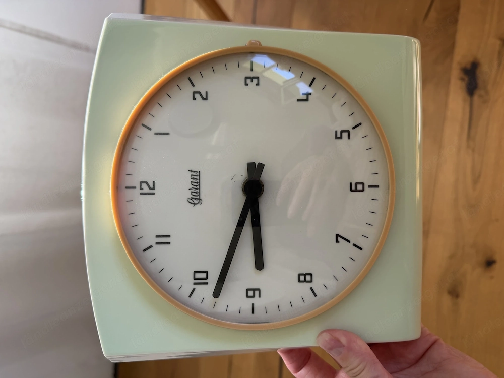Wunderschöne originale Garant Wanduhr