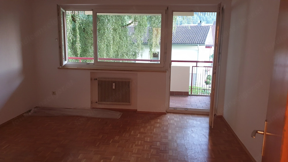 Zentrumsnahe 1 -Zimmer-Wohnung mit Süd-Balkon und Autoabstellplatz