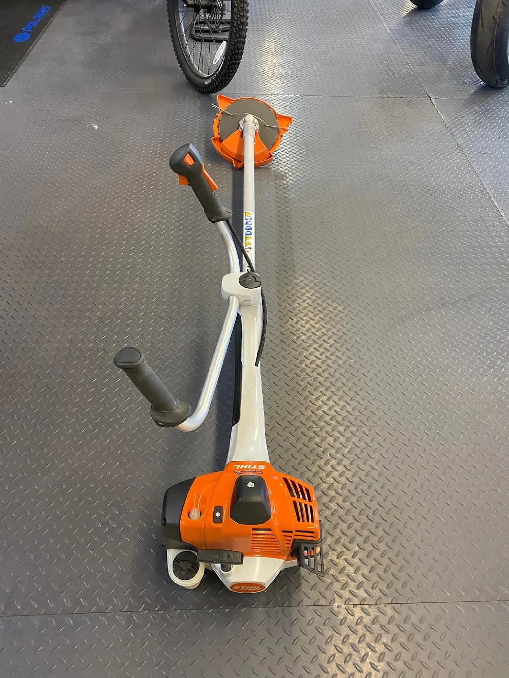 STIHL FS 561 C-EM Freischneider (inkl. Tragegurt)