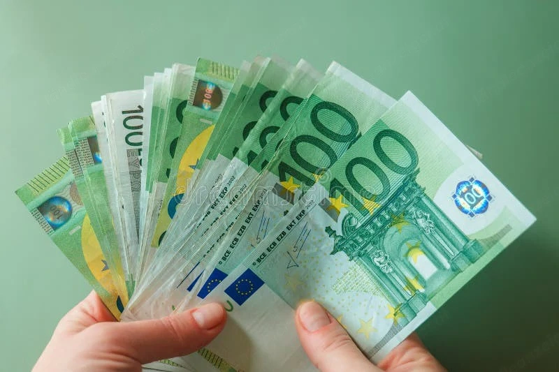 Wir bieten Kredite: und Investitionen zu sehr einfachen Konditionen an.