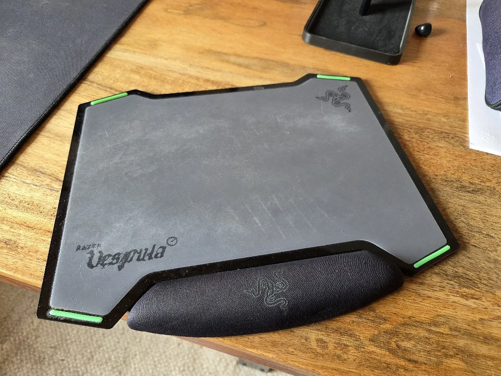 Mousepad mit Handgelenksauflage