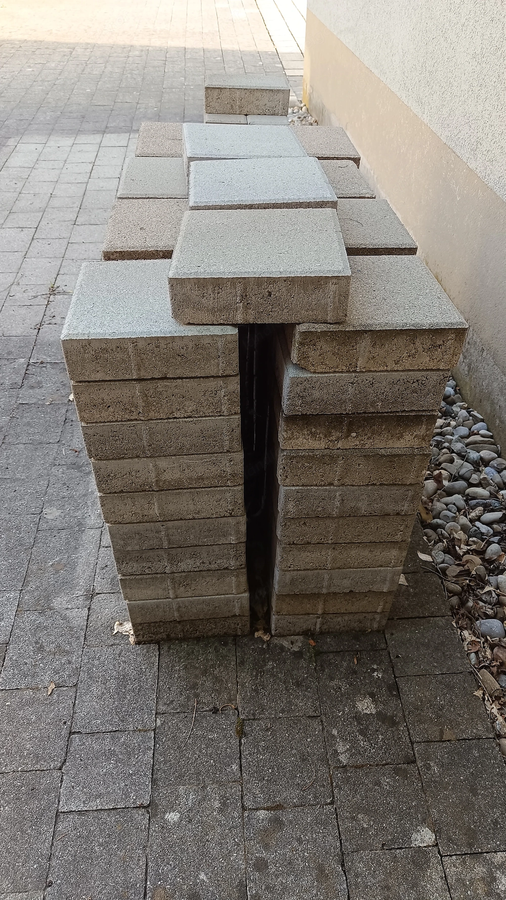 Beton-Pflastersteine 20x20x6cm (71 Stk) günstig abzugeben