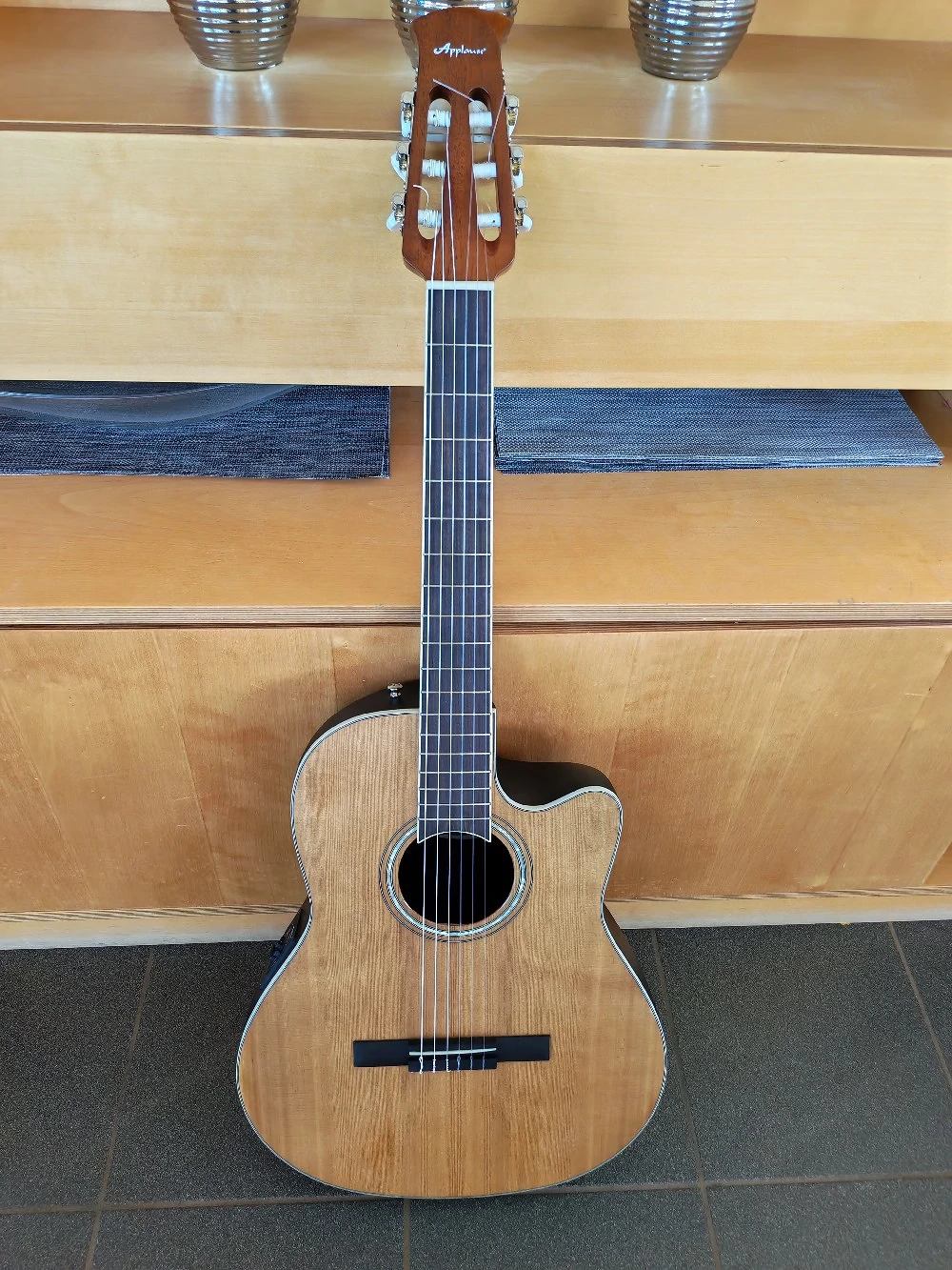 Ovation Applause 