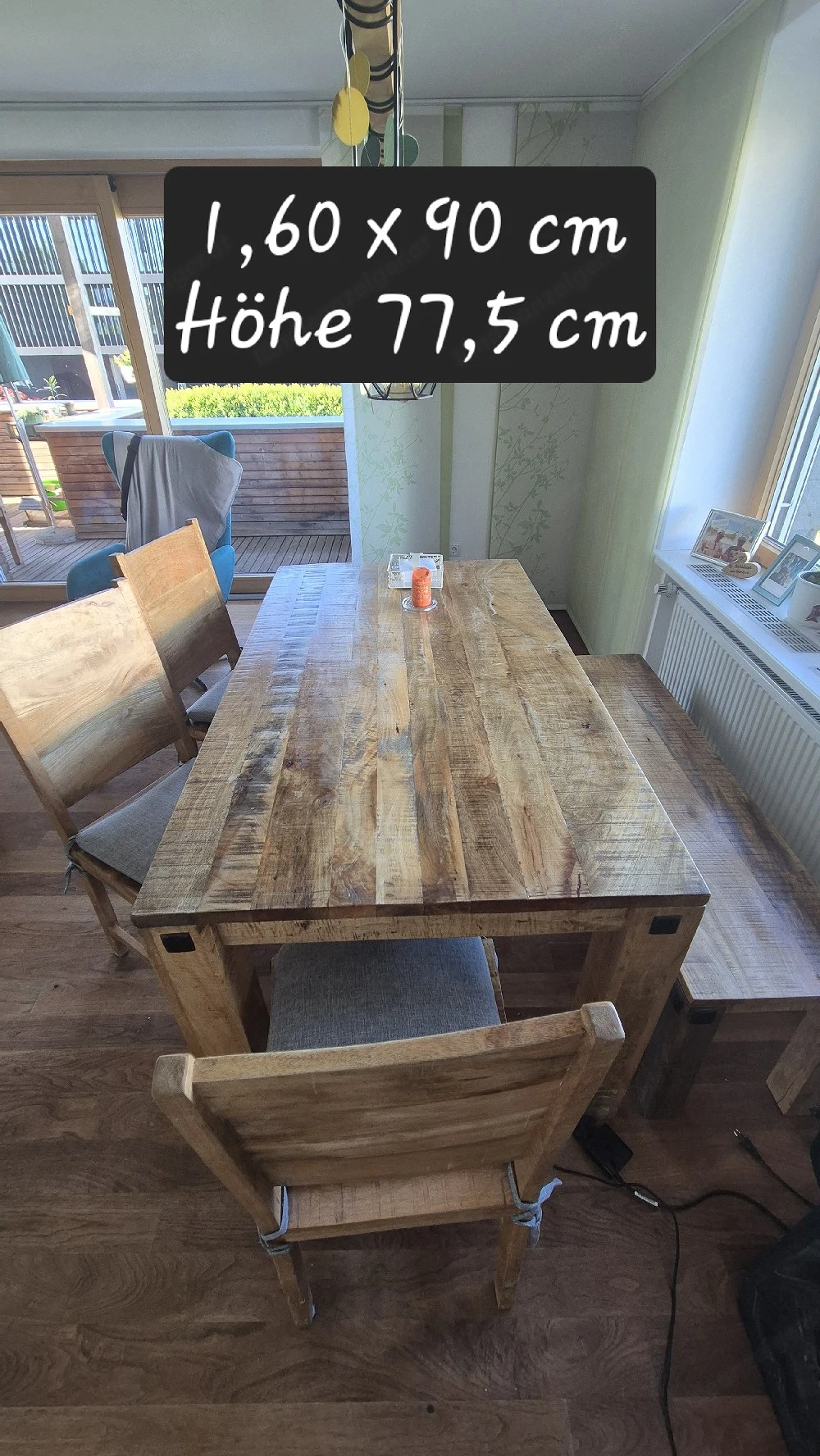 Esstisch aus Holz