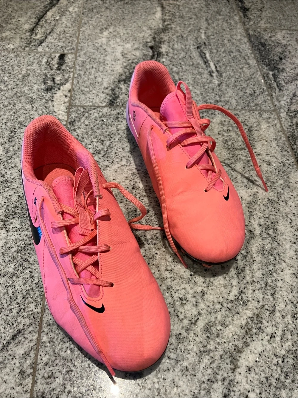 Nike Fussballschuhe Gr. 36,5