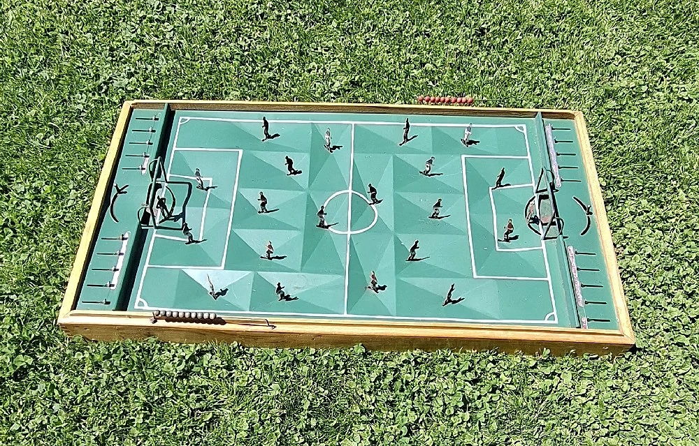 ANTIKES Fußballspiel 