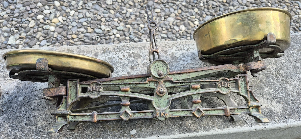 Waage mit Wiegegewichte 