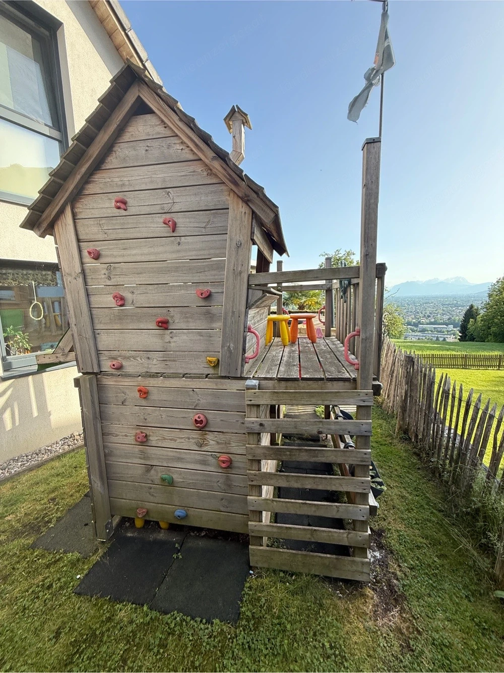 Spielhaus der Marke Fatmoose