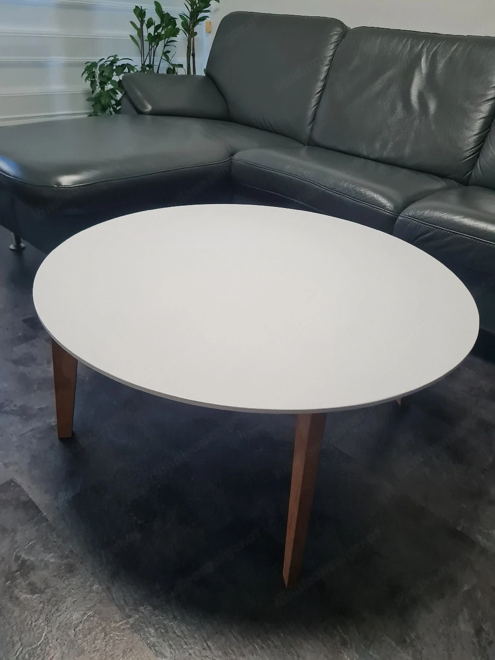 Moderner Couchtisch