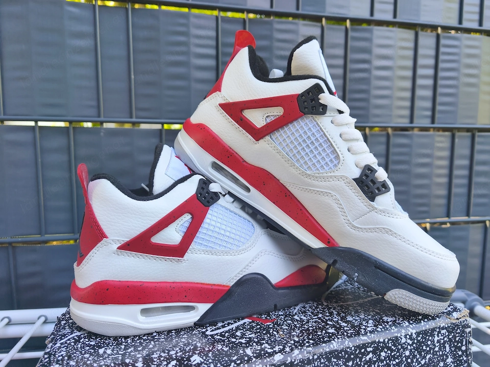 Air Jordan 4 Retro  Red Cement    Gr. 42 (US 8.5)   NEU & OVP