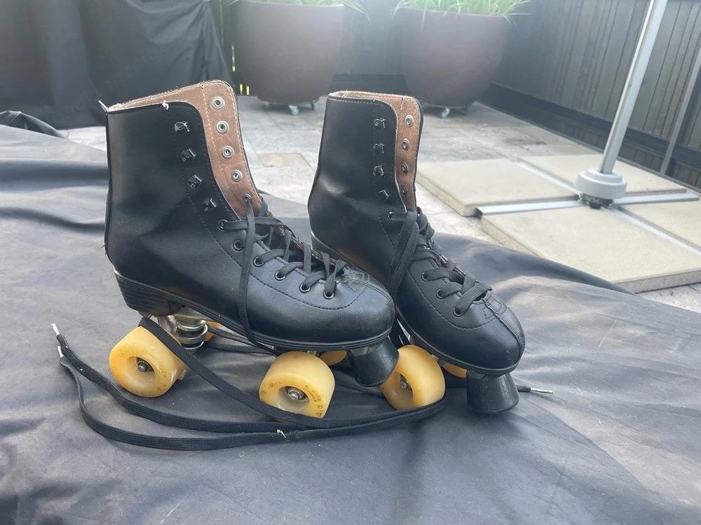 Rollschuhe 39 Leder schwarz