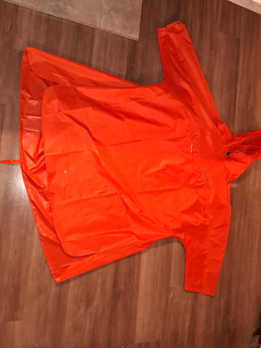 VAUDE Hiking Backpack Regenponcho   wie neu