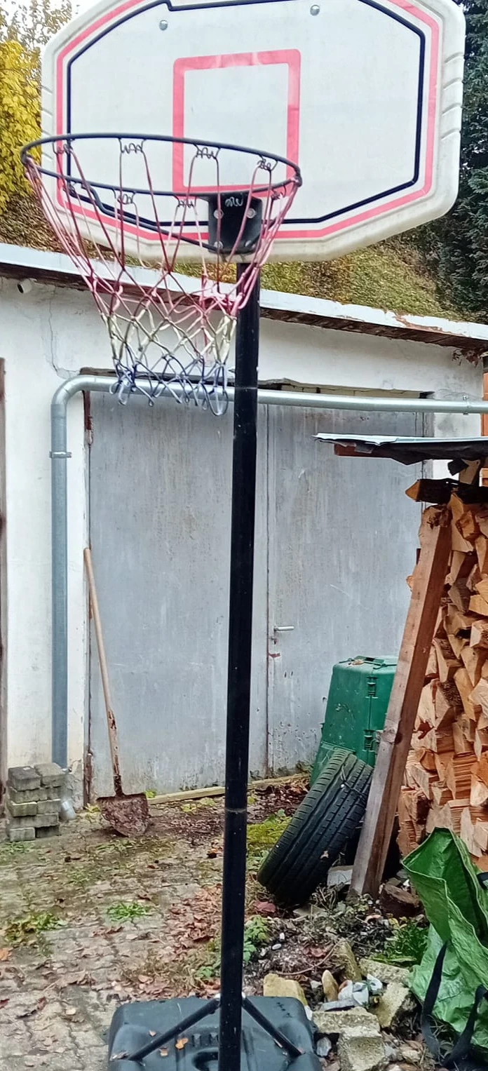 Basketballer mit Ständer