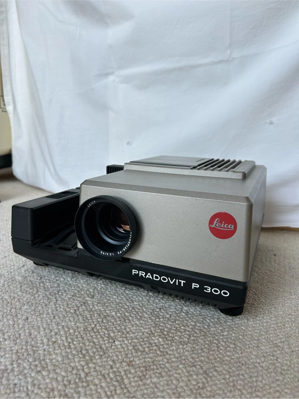 Diaprojektor Leica Pradovit P 300