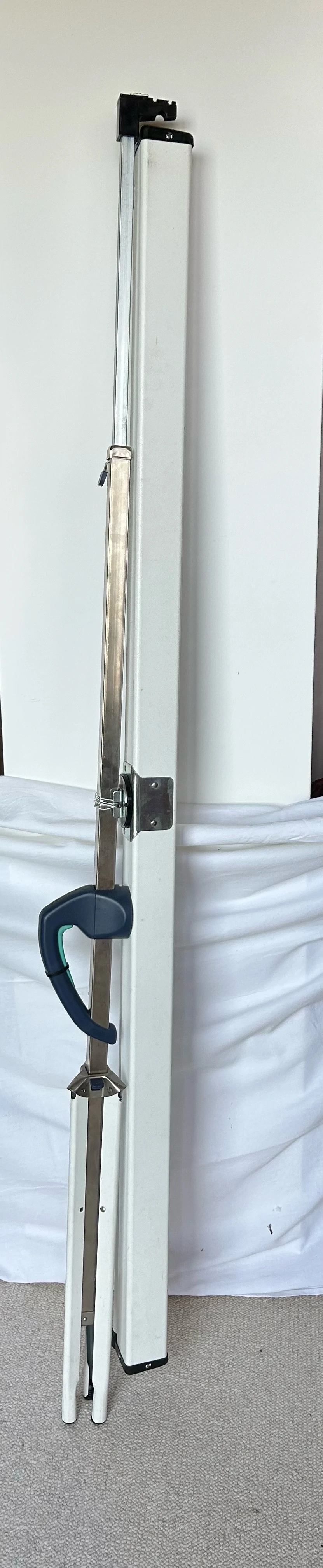 Leinwand mit Stativ