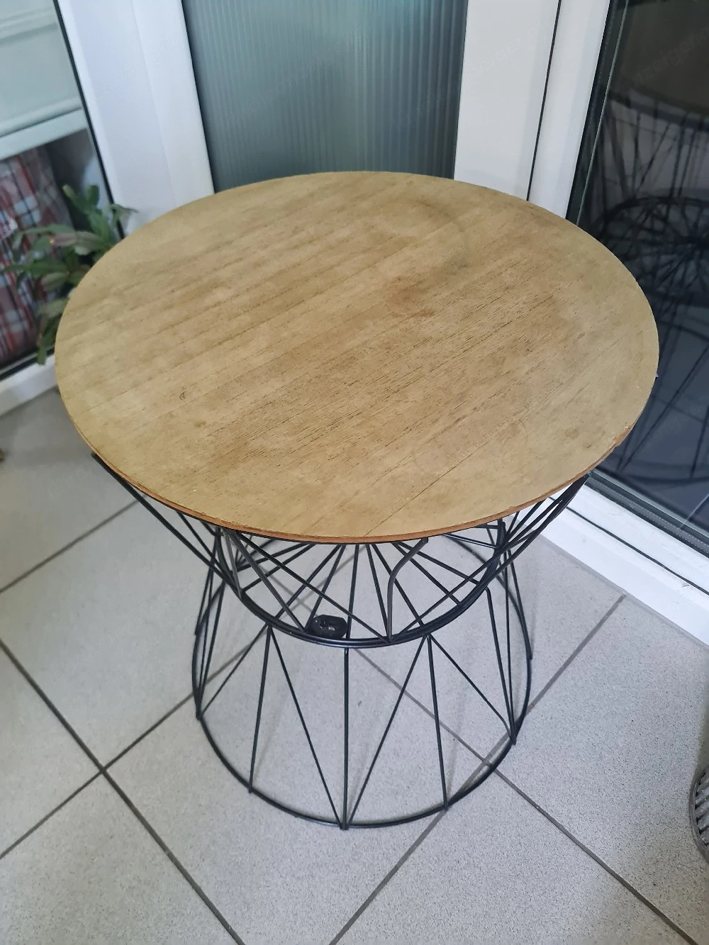 Beistelltisch (Metall & Holzoptik)